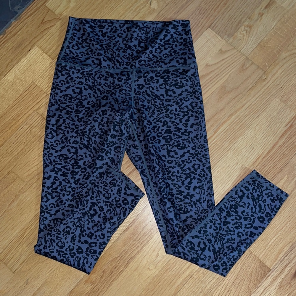 NWOT Leopard Grey Leggings